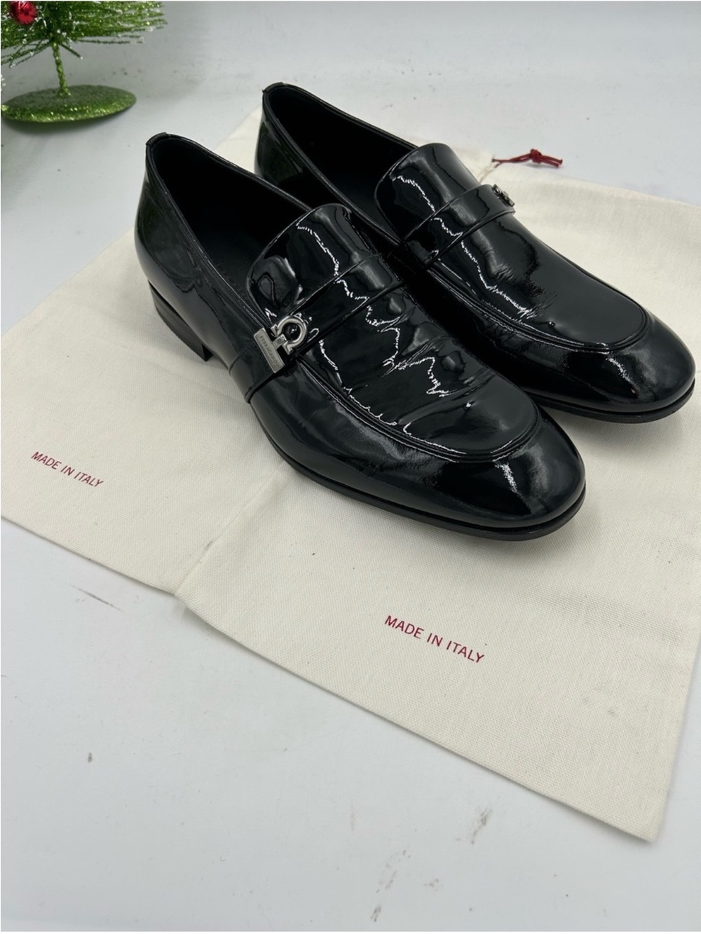 Men’s Salvatore Ferragamo, patent leather loafer size 10 E made in Italy black